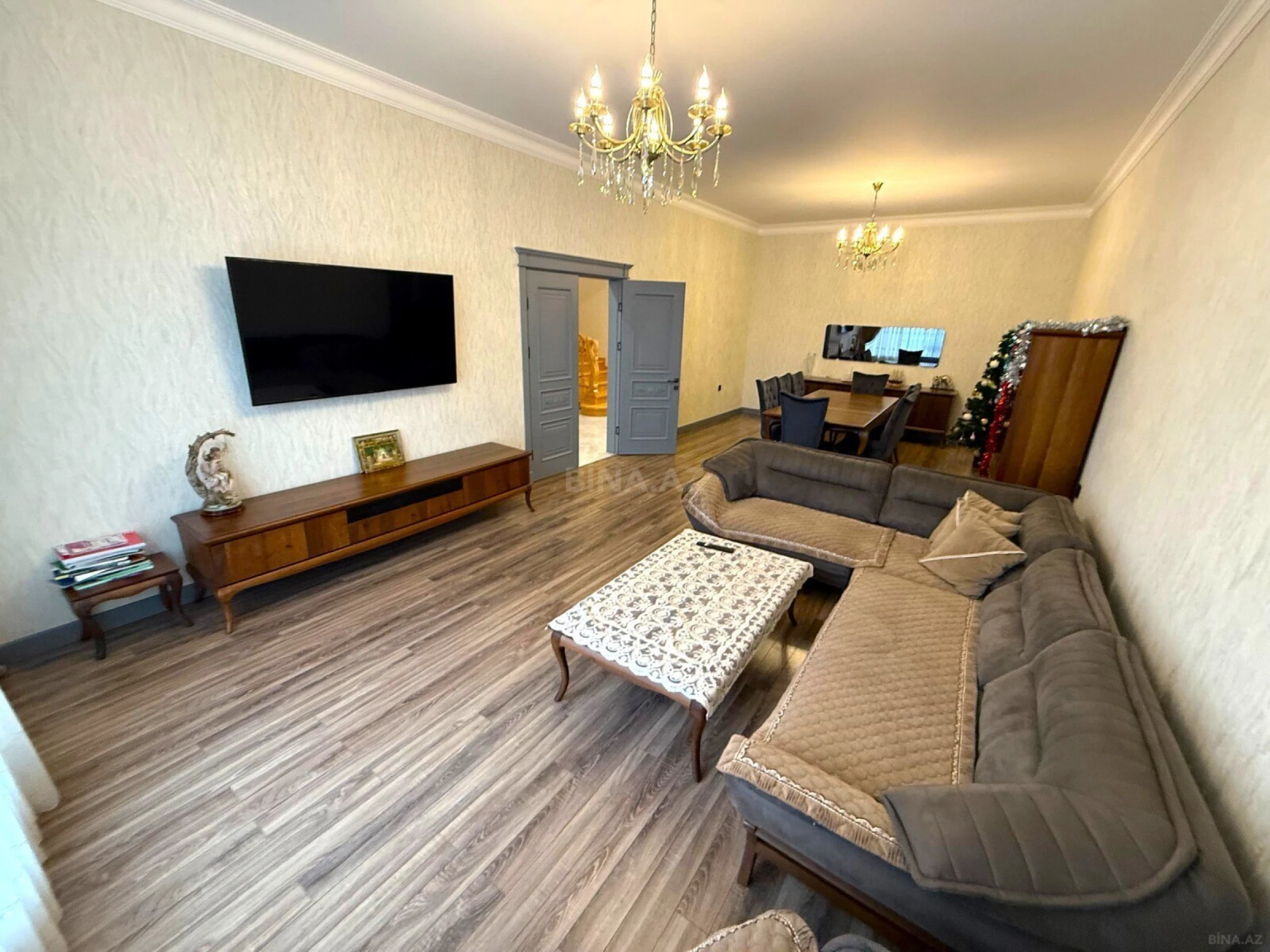 Satılır 5 otaqlı həyət evi 360 m²