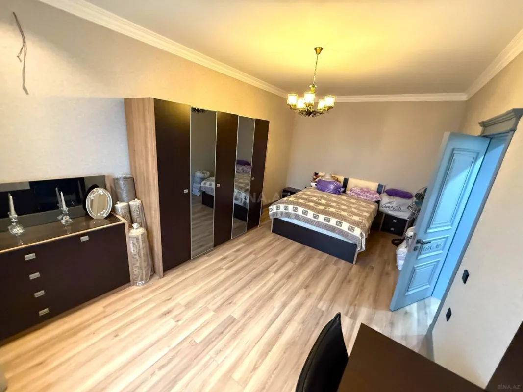 Satılır 5 otaqlı həyət evi 360 m²