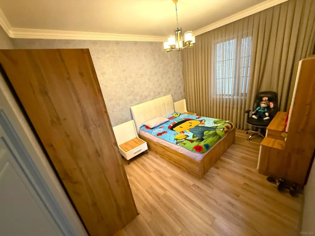 Satılır 5 otaqlı həyət evi 360 m²