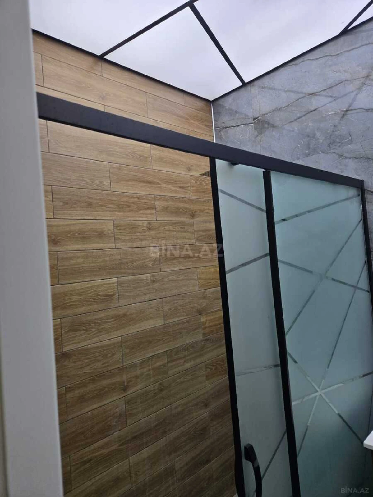 Kirayə verilir 2 otaqlı mənzil 70 m²