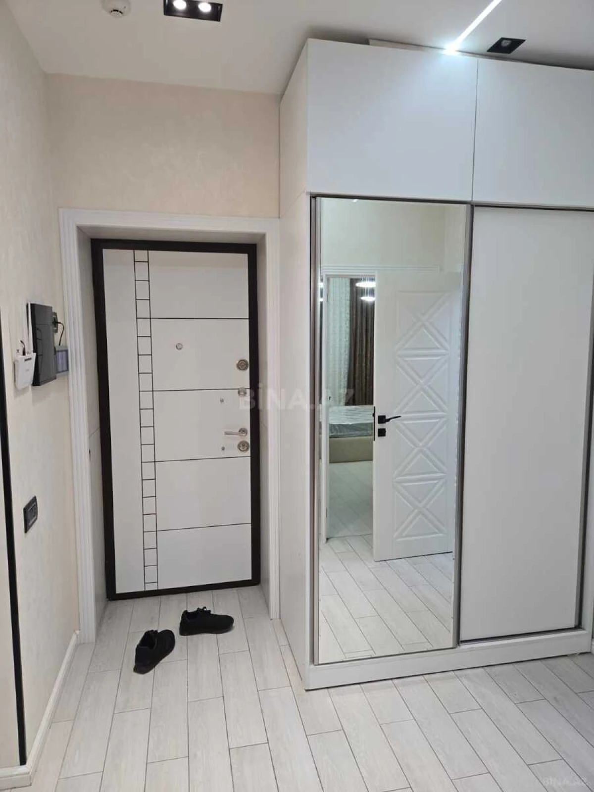 Kirayə verilir 2 otaqlı mənzil 70 m²