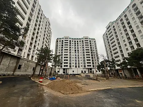 Satılır 2 otaqlı mənzil 82 m²