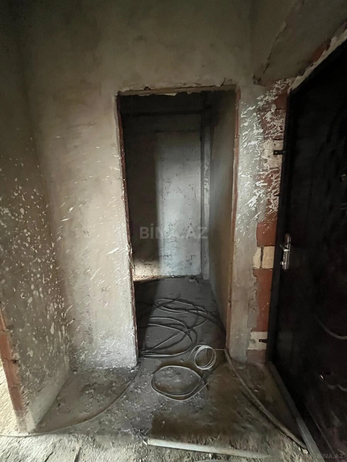 Satılır 2 otaqlı mənzil 82 m²