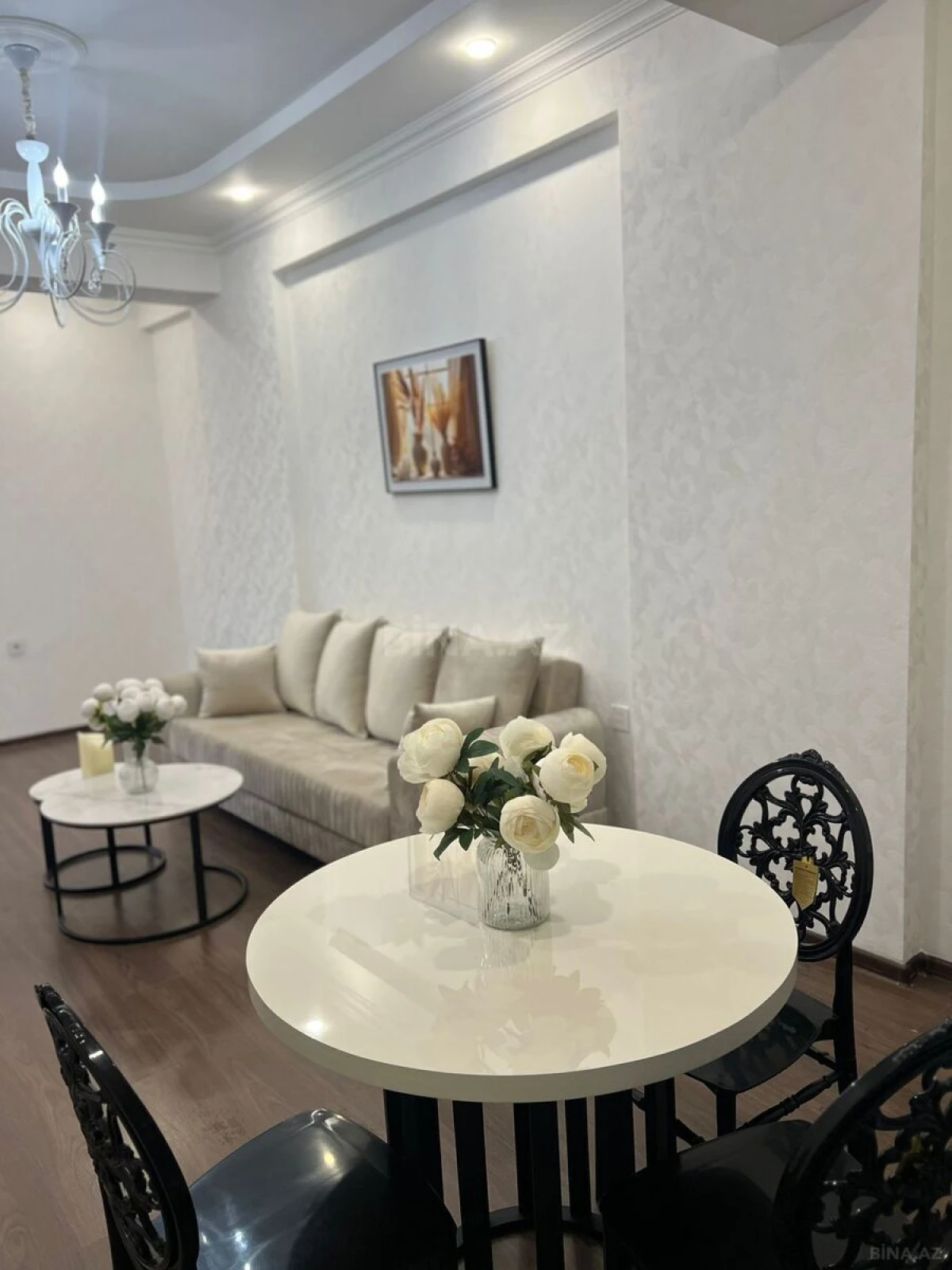 Kirayə verilir 2 otaqlı mənzil 70 m²