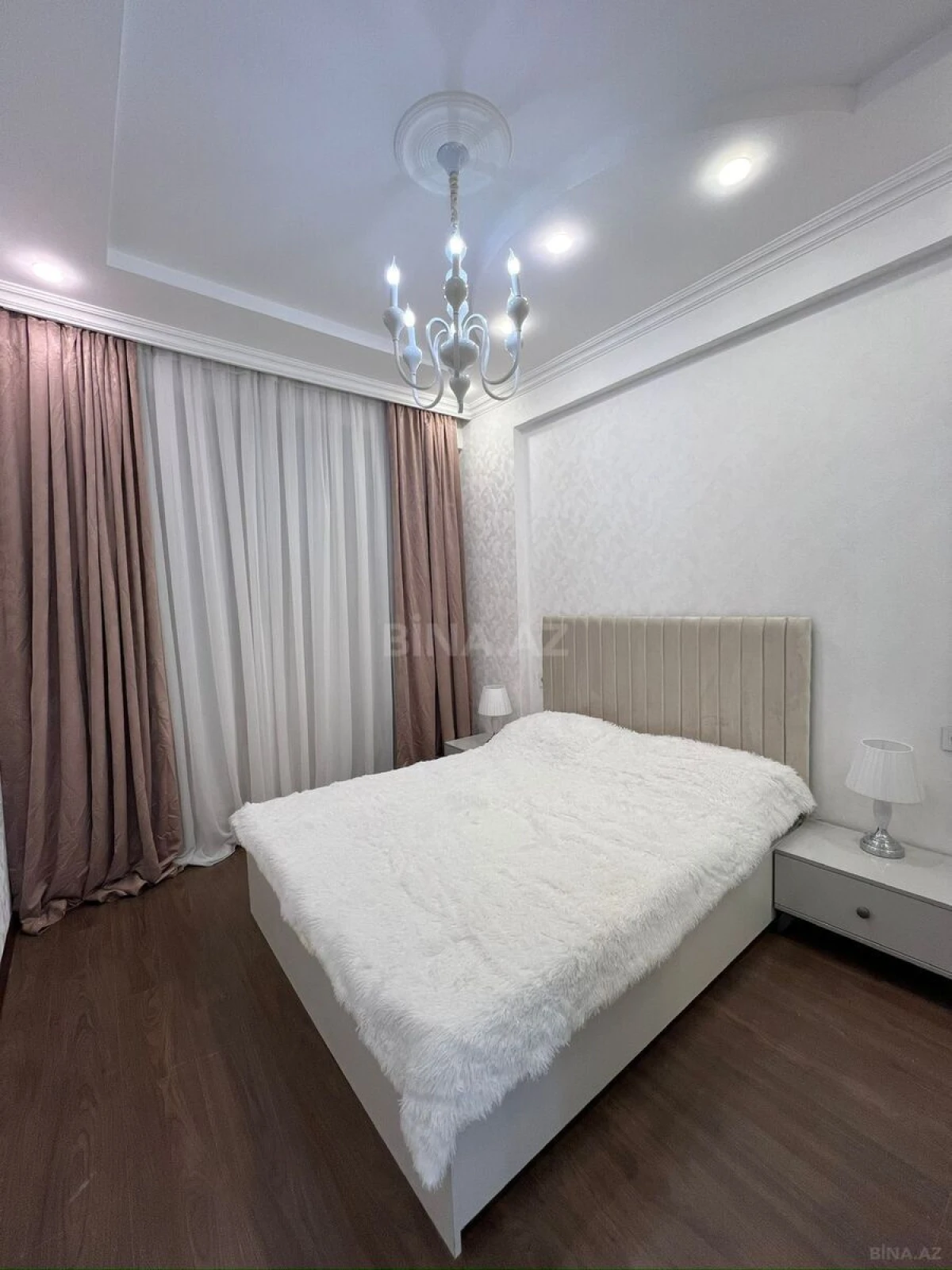 Kirayə verilir 2 otaqlı mənzil 70 m²