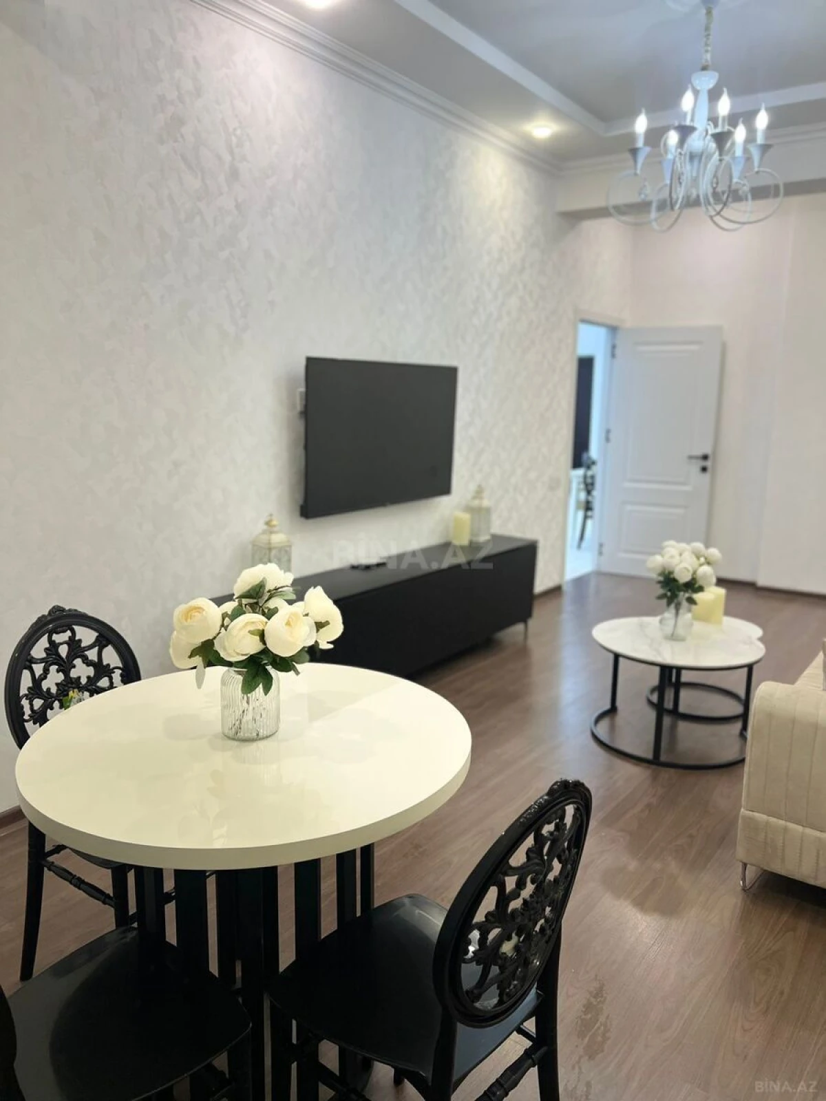 Kirayə verilir 2 otaqlı mənzil 70 m²