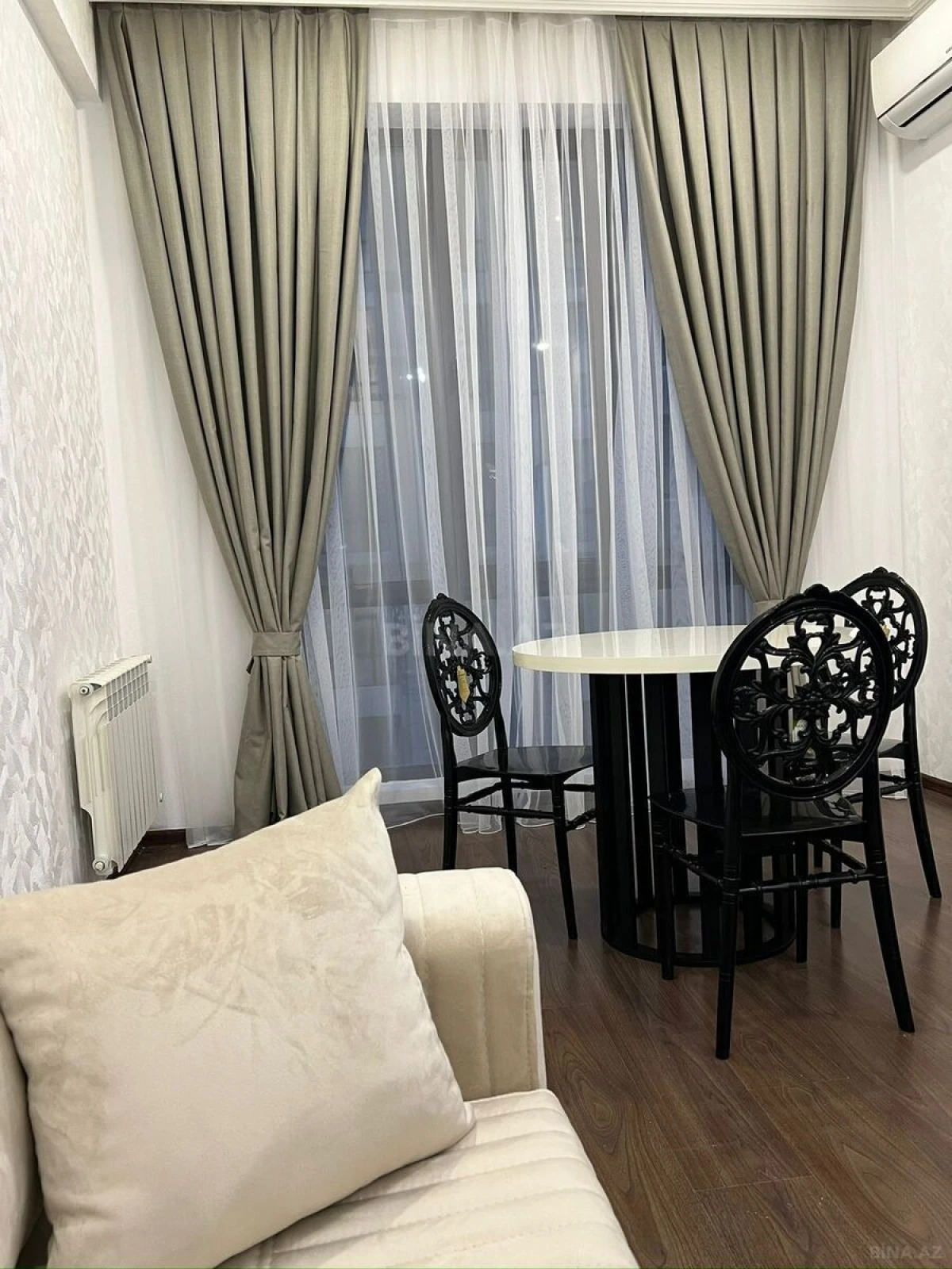 Kirayə verilir 2 otaqlı mənzil 70 m²