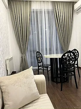 Kirayə verilir 2 otaqlı mənzil 70 m²