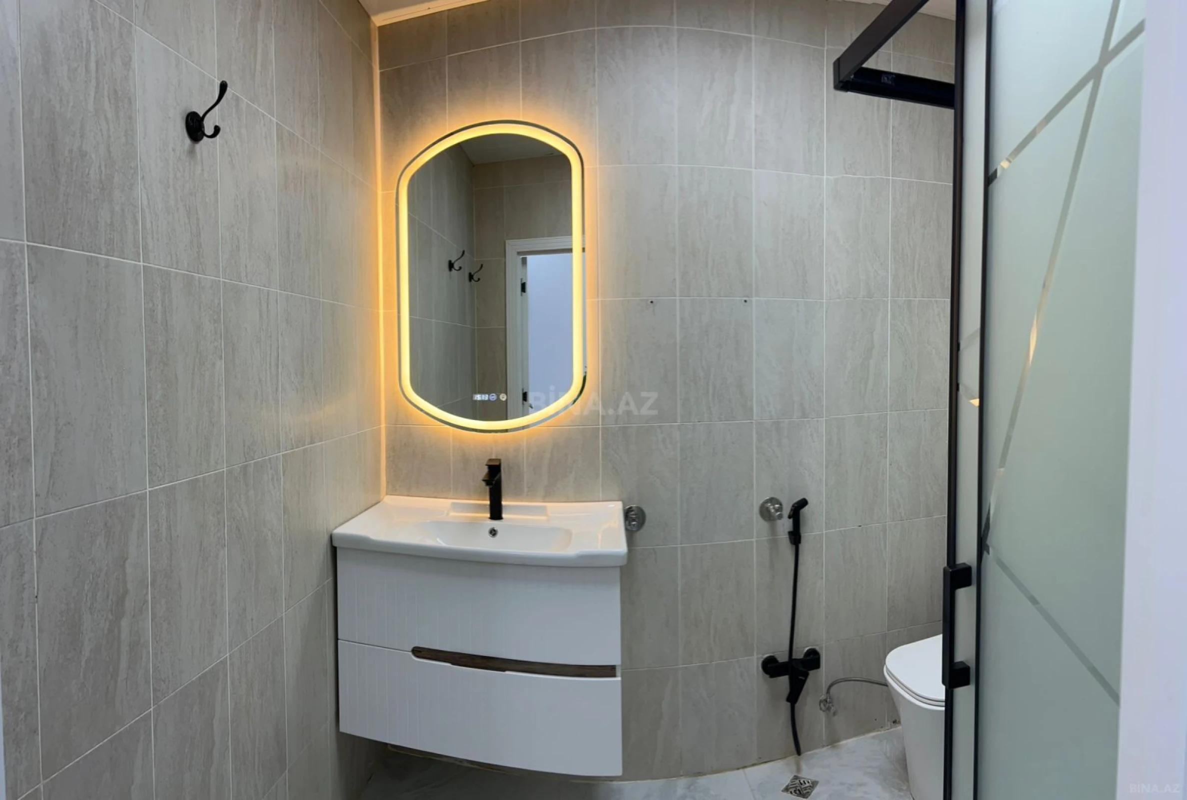 Kirayə verilir 2 otaqlı mənzil 70 m²