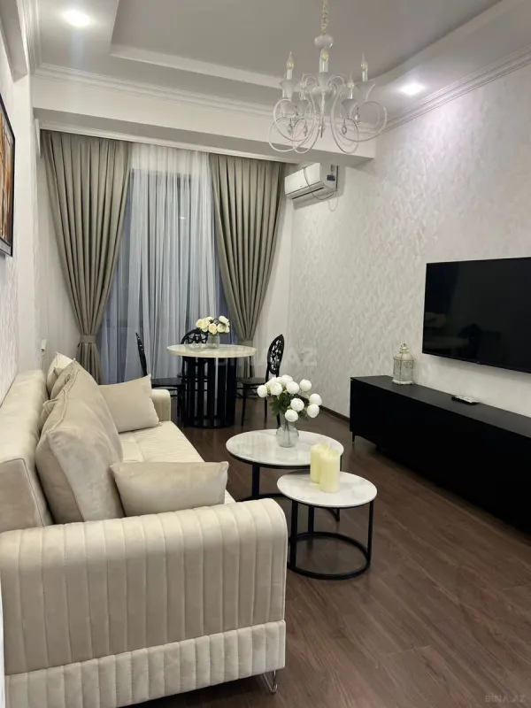 Kirayə verilir 2 otaqlı mənzil 70 m²