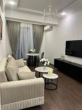 Kirayə verilir 2 otaqlı mənzil 70 m²