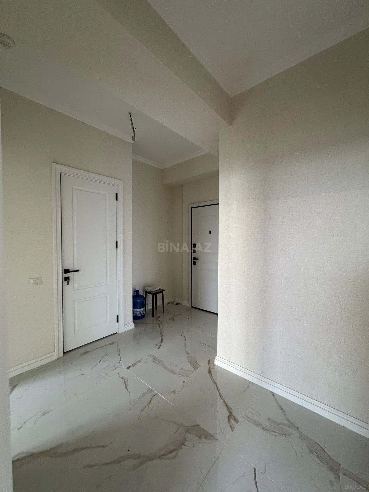 Satılır 2 otaqlı mənzil 63 m²