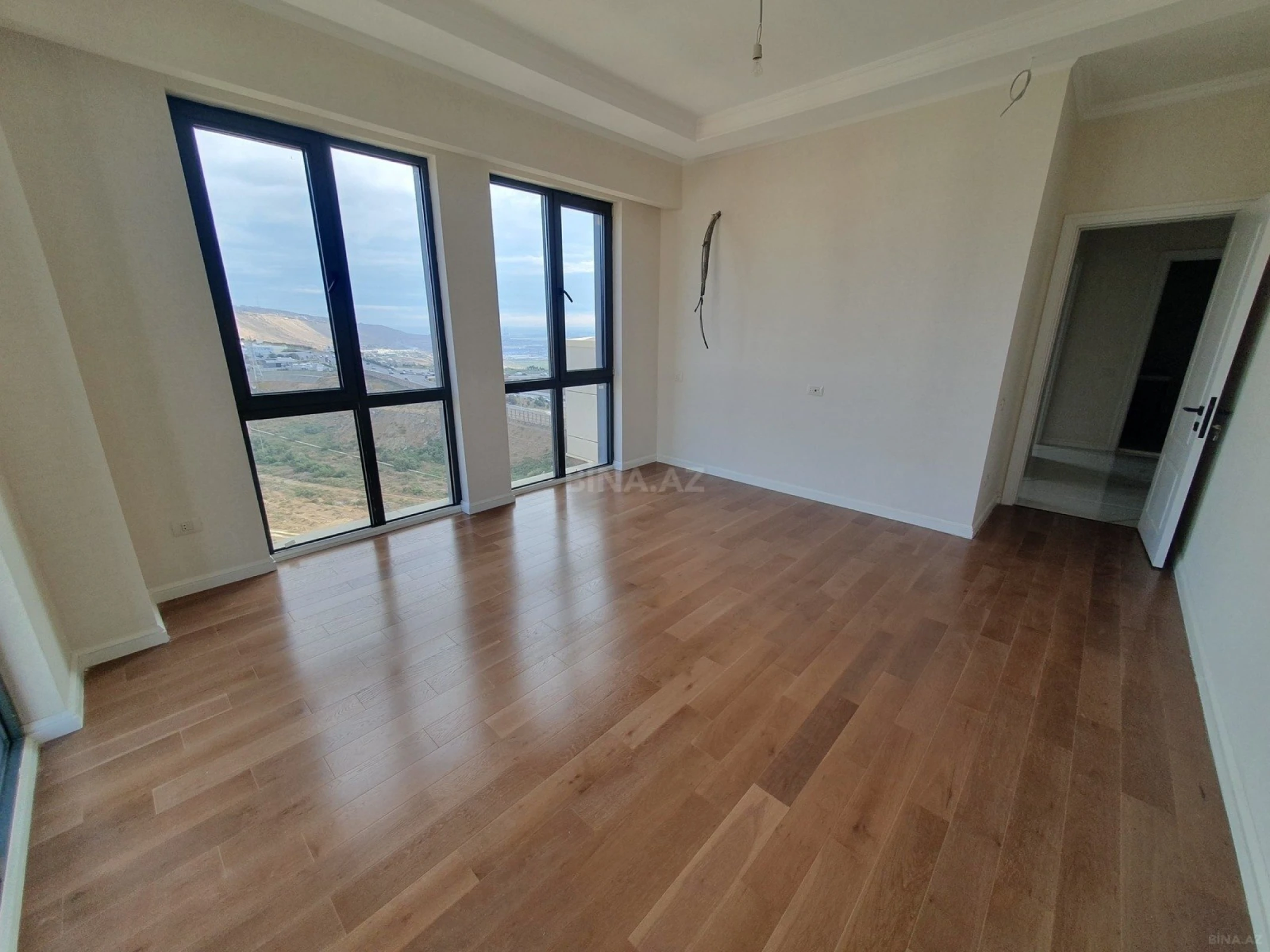 Satılır 2 otaqlı mənzil 63 m²