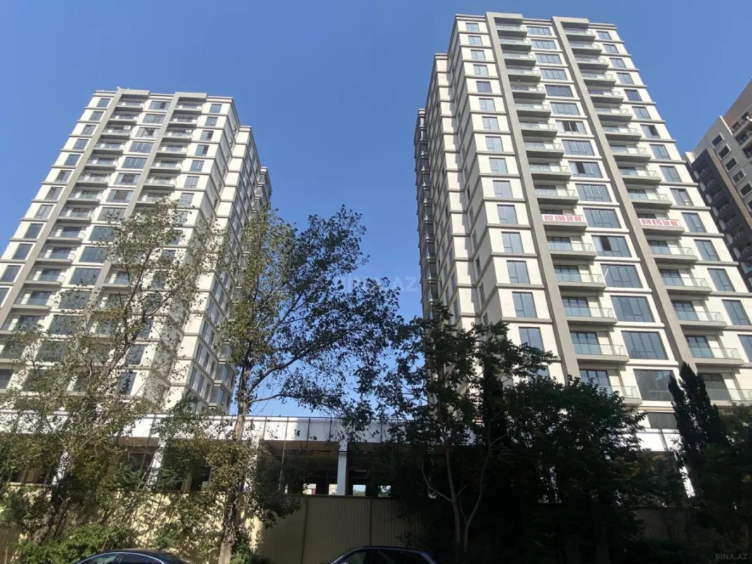 Satılır 3 otaqlı mənzil 133 m²