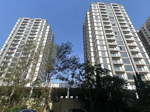 Satılır 3 otaqlı mənzil 133 m²
