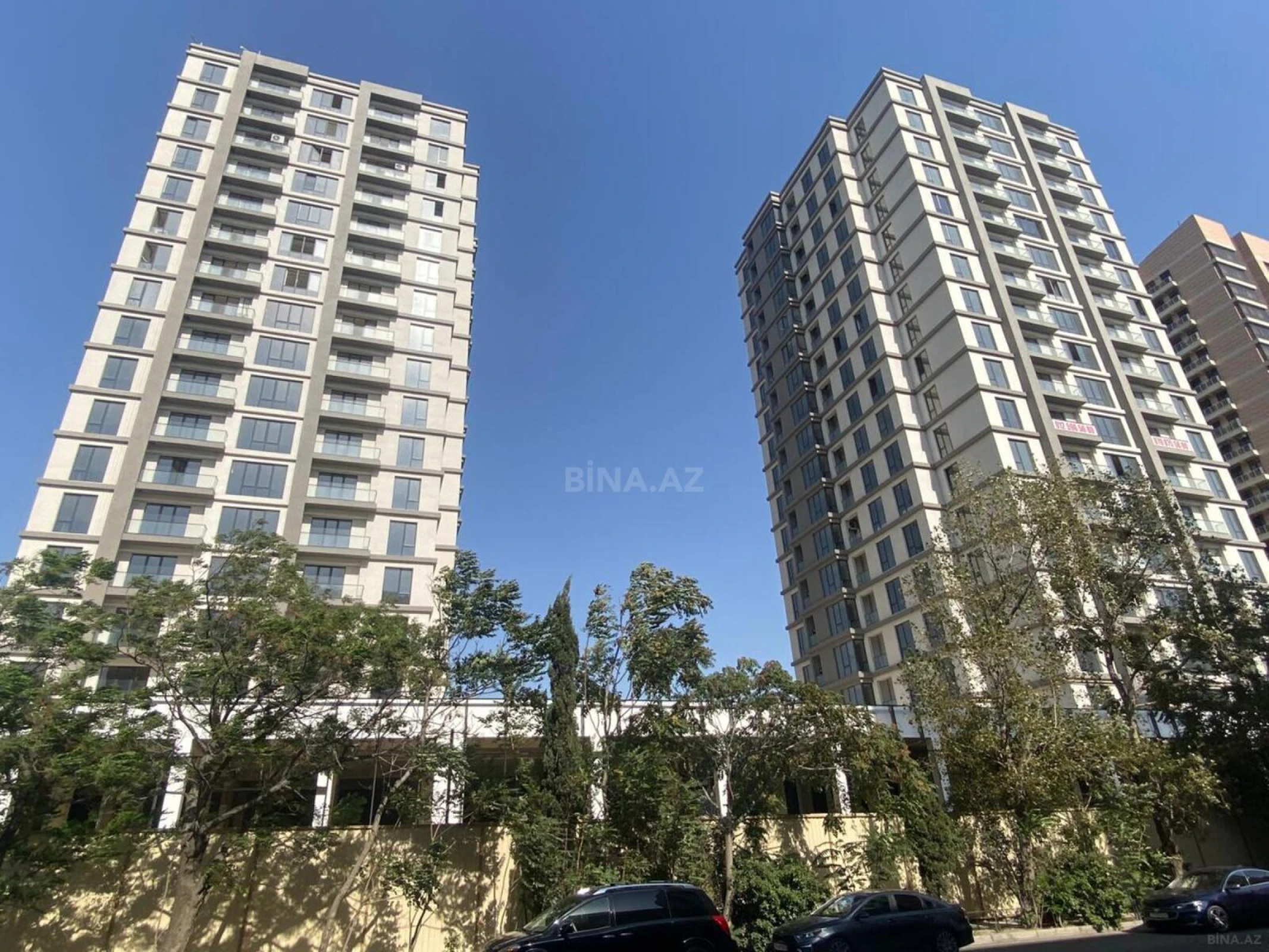 Satılır 3 otaqlı mənzil 133 m²