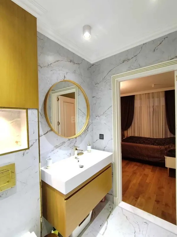 Satılır 4 otaqlı mənzil 156 m²