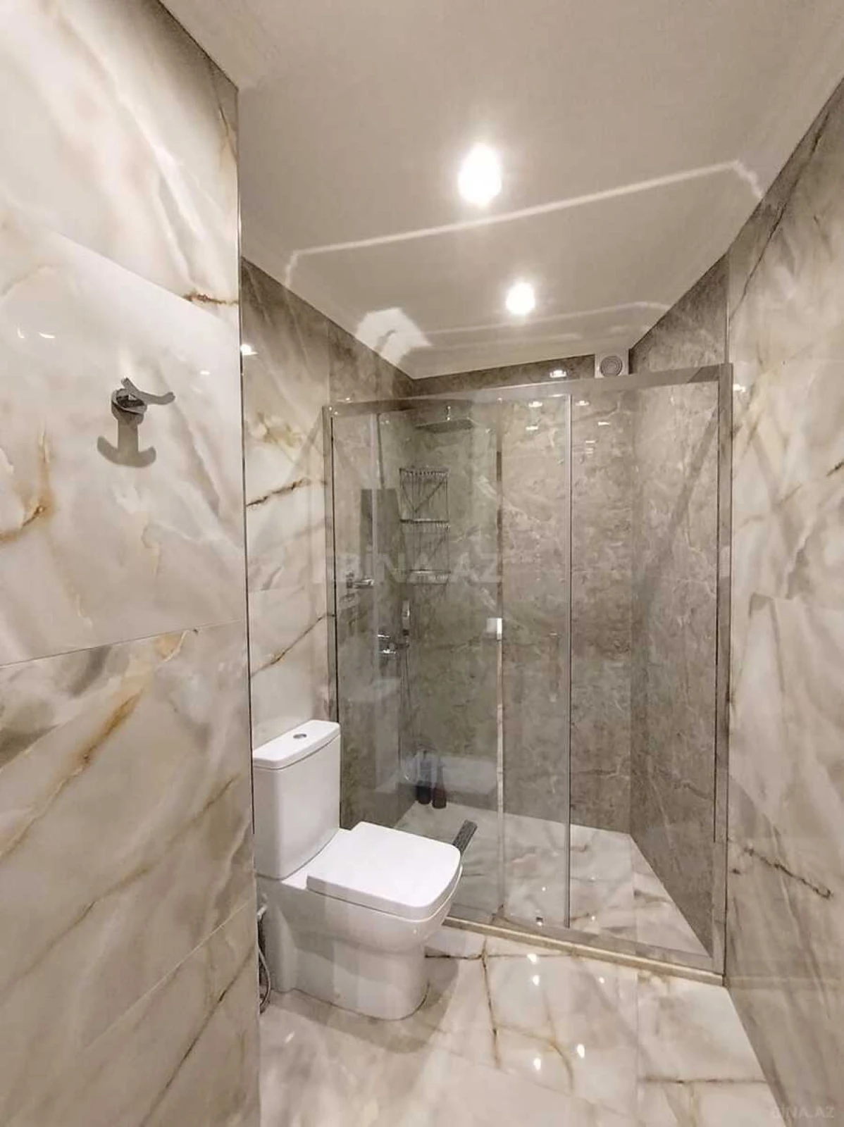 Satılır 4 otaqlı mənzil 156 m²