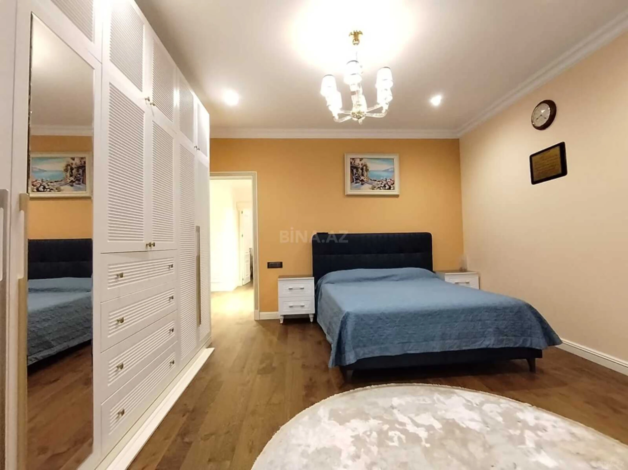 Satılır 4 otaqlı mənzil 156 m²