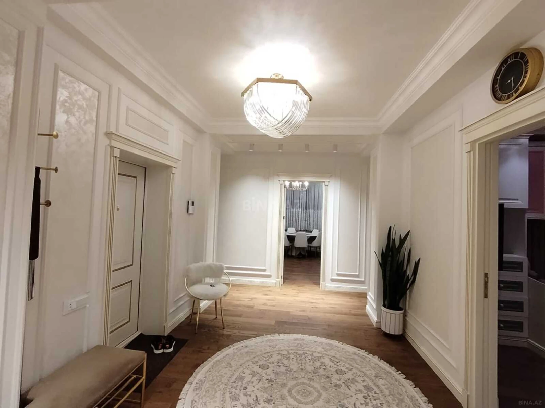 Satılır 4 otaqlı mənzil 156 m²