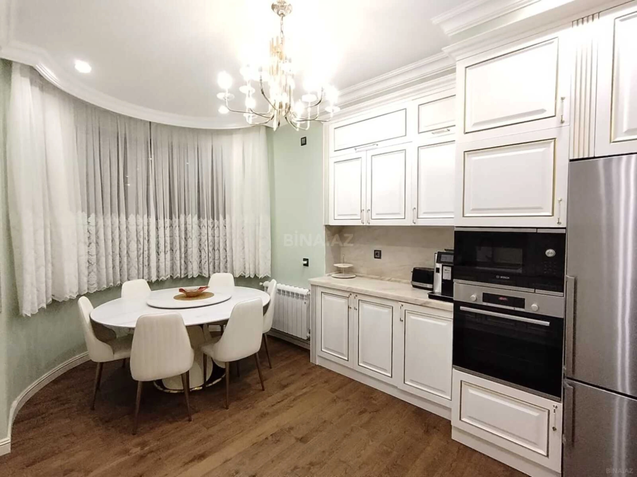 Satılır 4 otaqlı mənzil 156 m²