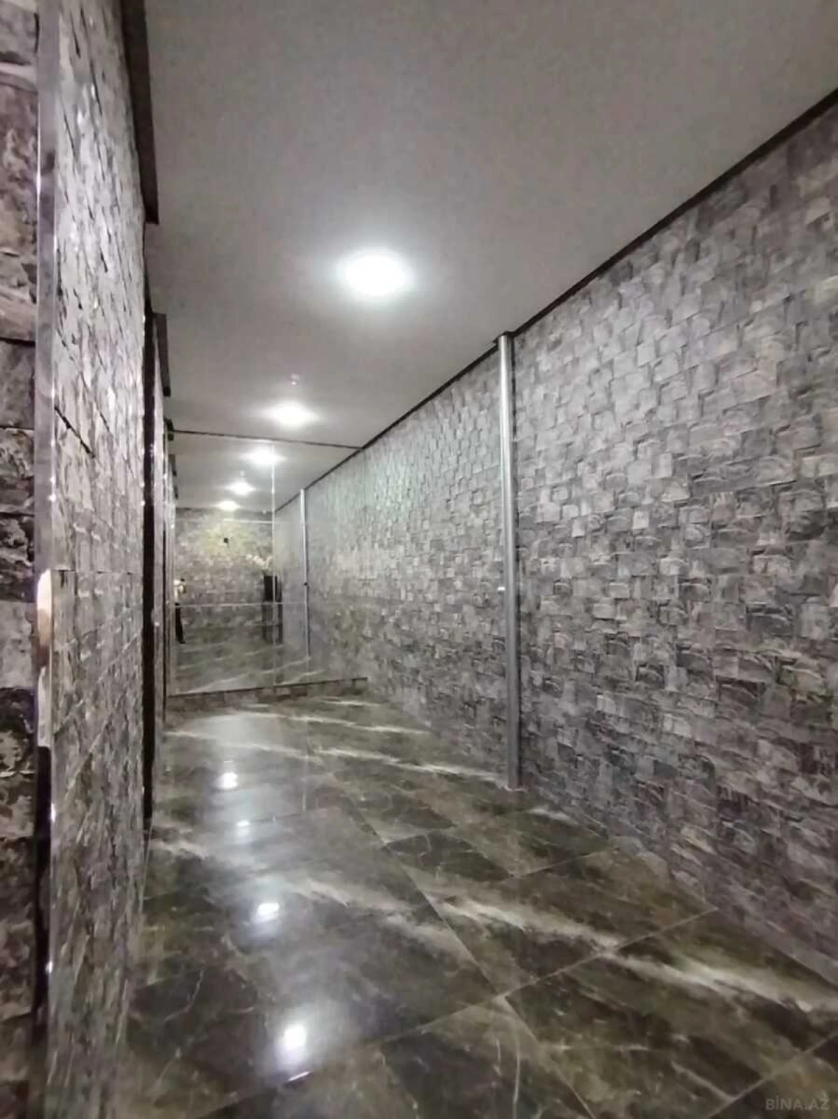 Satılır 4 otaqlı mənzil 156 m²