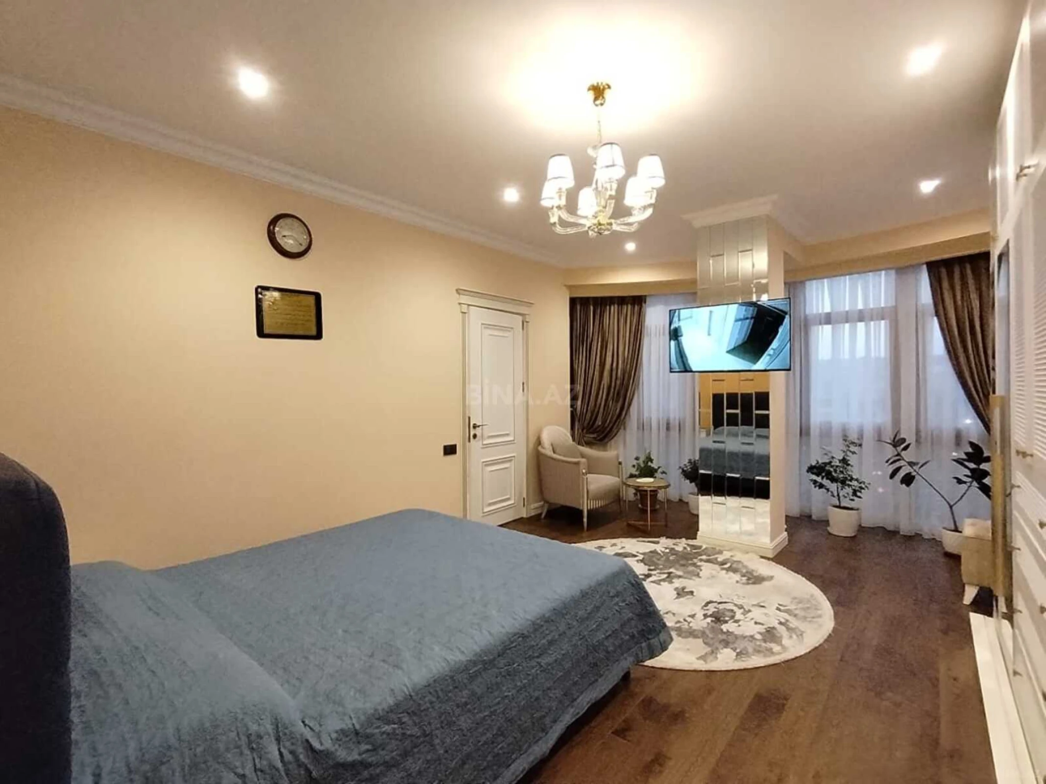 Satılır 4 otaqlı mənzil 156 m²