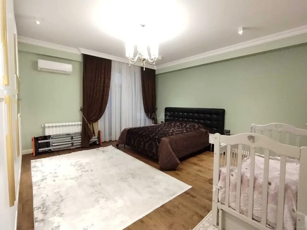 Satılır 4 otaqlı mənzil 156 m²