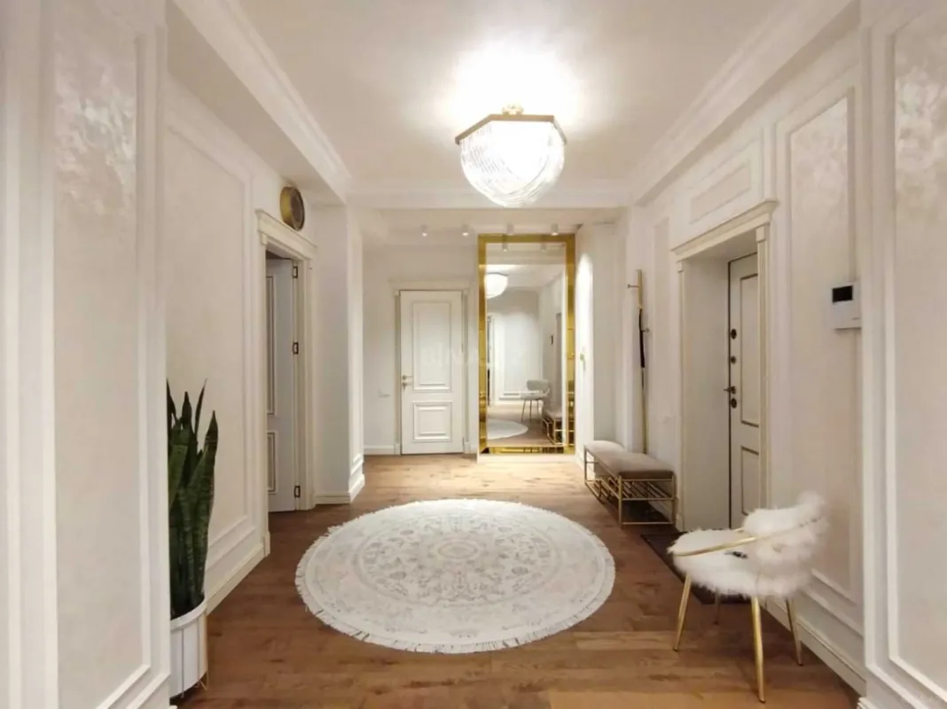 Satılır 4 otaqlı mənzil 156 m²