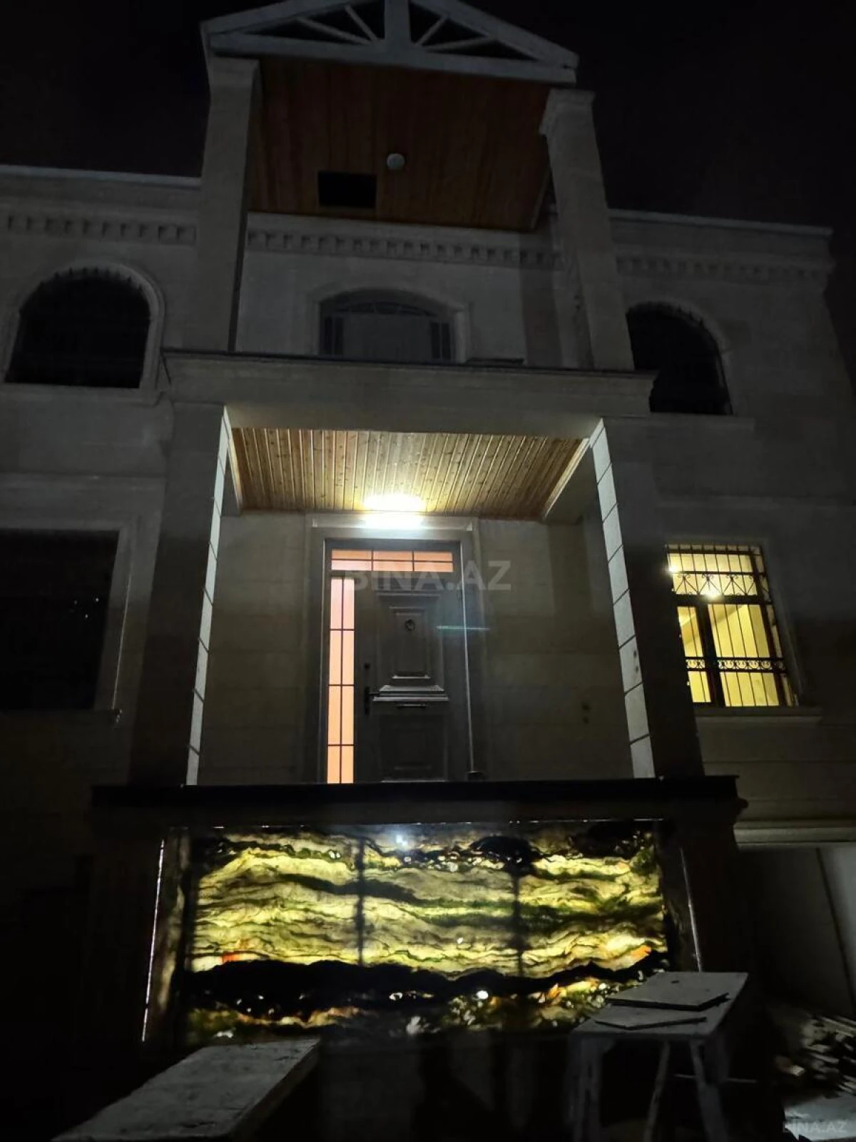 Satılır 6 otaqlı həyət evi 333 m²