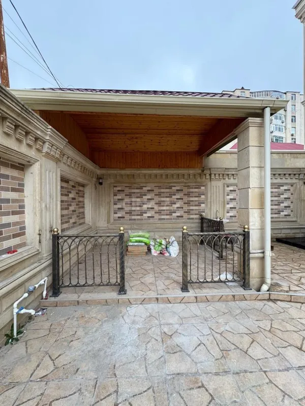 Satılır 6 otaqlı həyət evi 333 m²