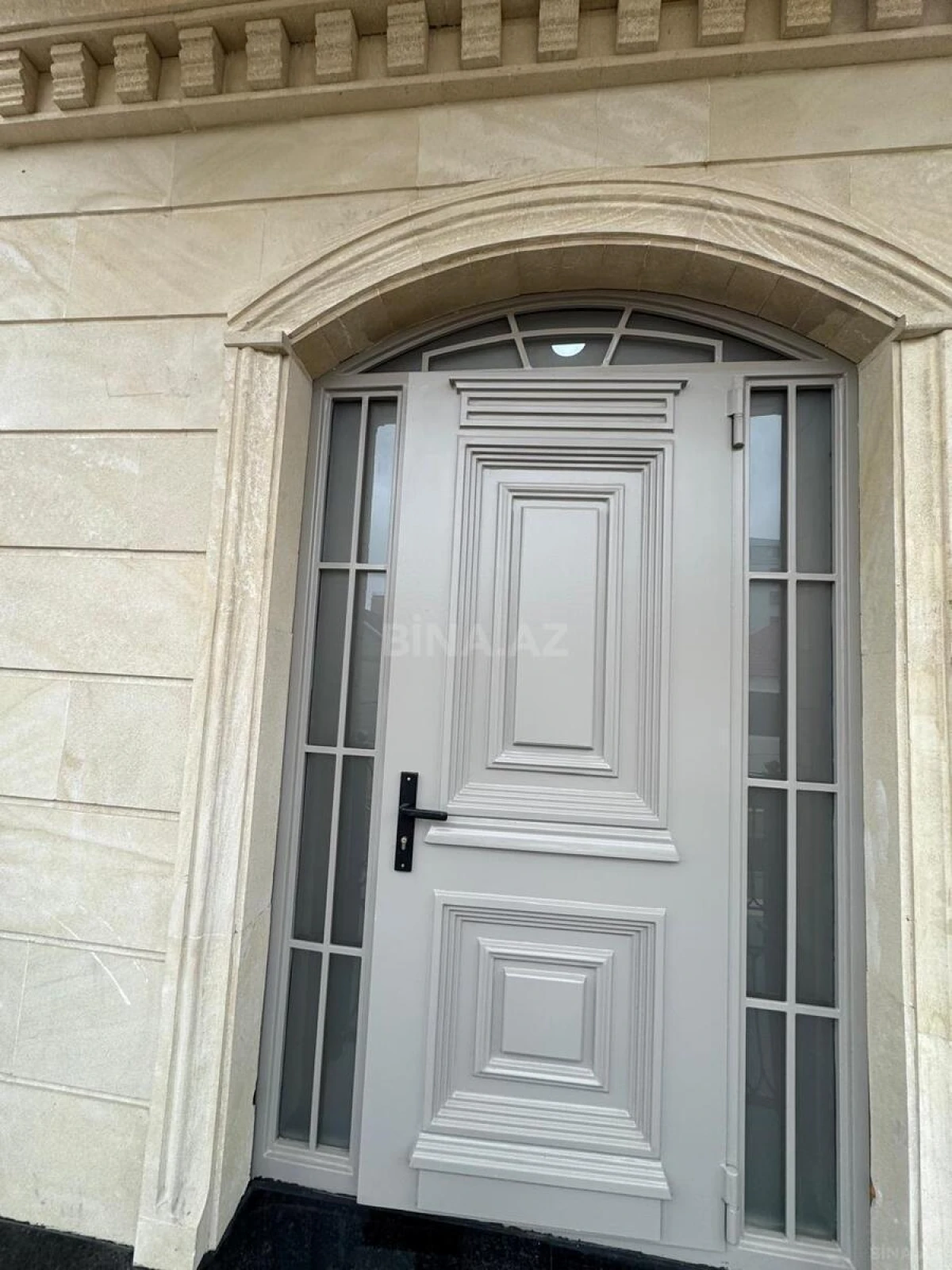 Satılır 6 otaqlı həyət evi 333 m²