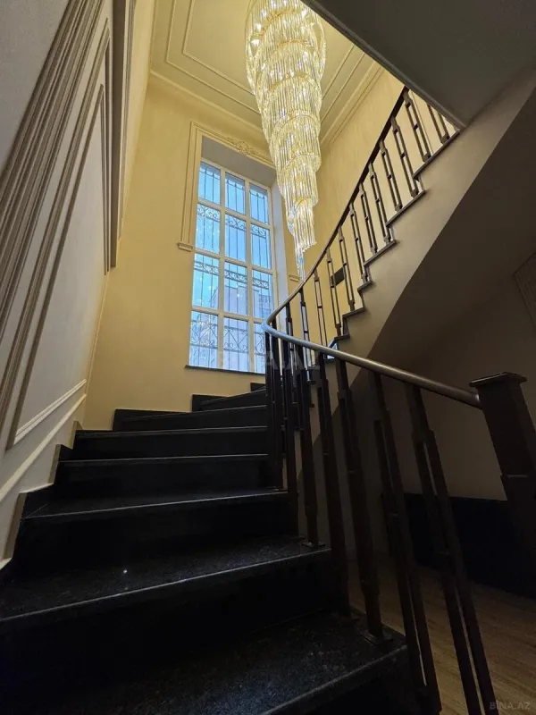 Satılır 6 otaqlı həyət evi 333 m²