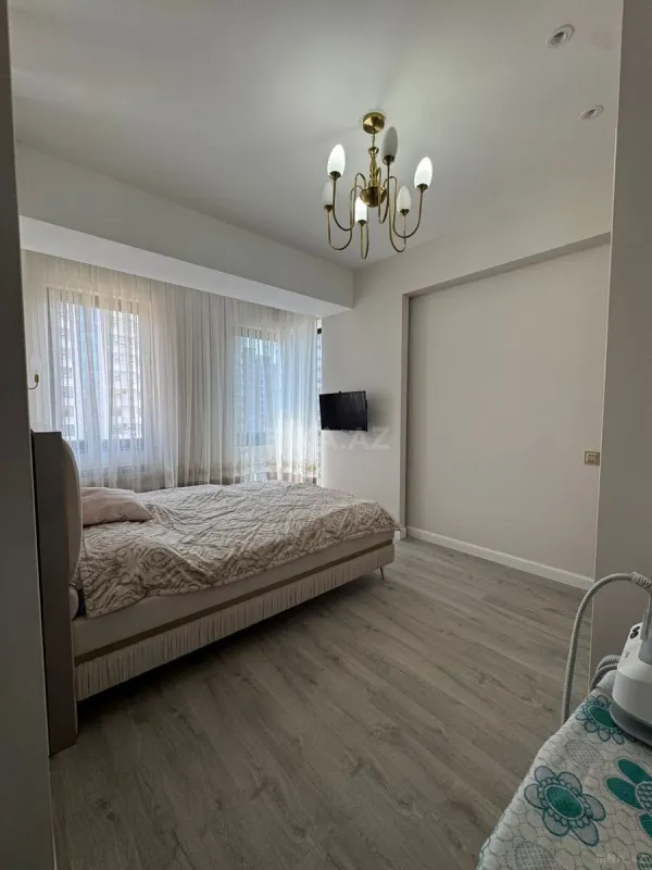Satılır 3 otaqlı mənzil 120 m²