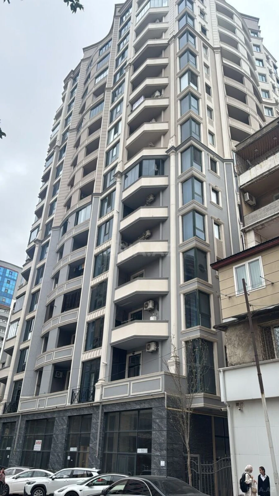 Satılır 3 otaqlı mənzil 120 m²