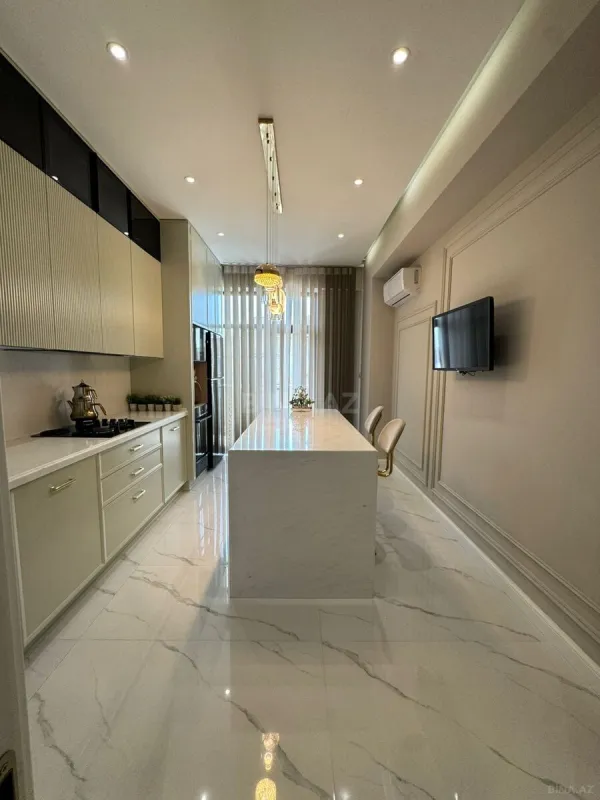 Satılır 3 otaqlı mənzil 120 m²