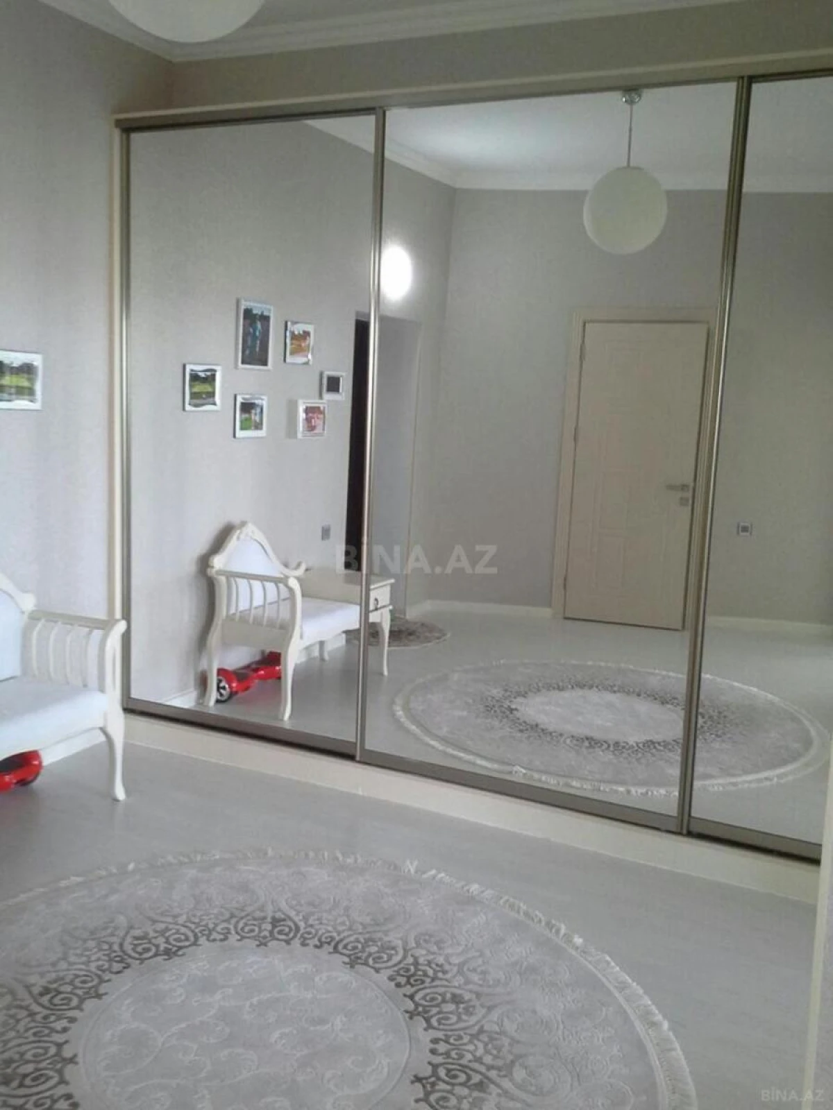 Satılır 2 otaqlı mənzil 108 m²