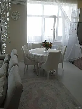 Satılır 2 otaqlı mənzil 108 m²