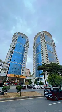 Satılır 5 otaqlı mənzil 280 m²