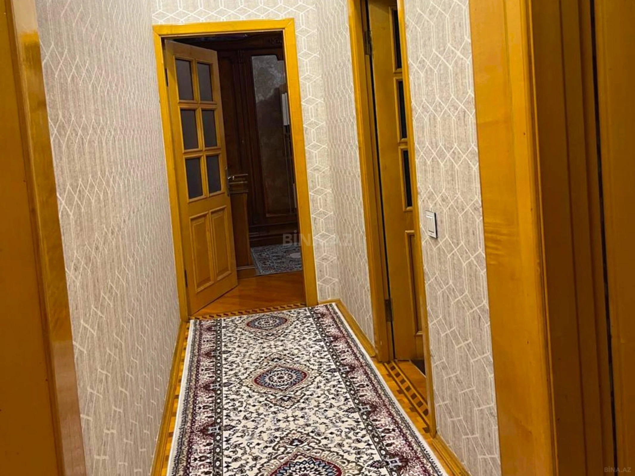 Satılır 5 otaqlı mənzil 120 m²