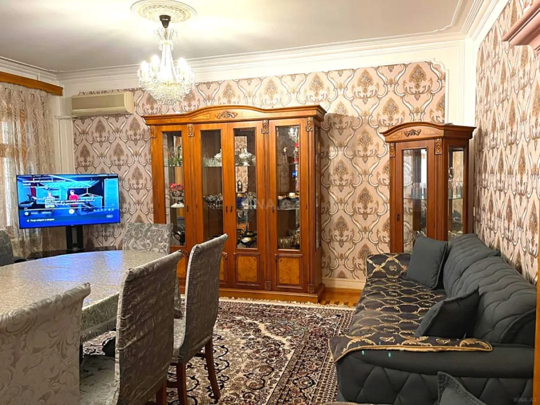 Satılır 5 otaqlı mənzil 120 m²