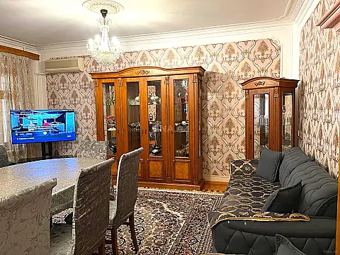Satılır 5 otaqlı mənzil 120 m²