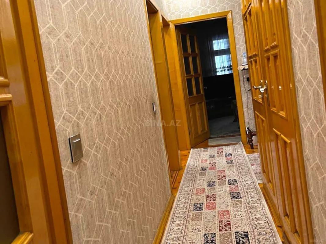 Satılır 5 otaqlı mənzil 120 m²