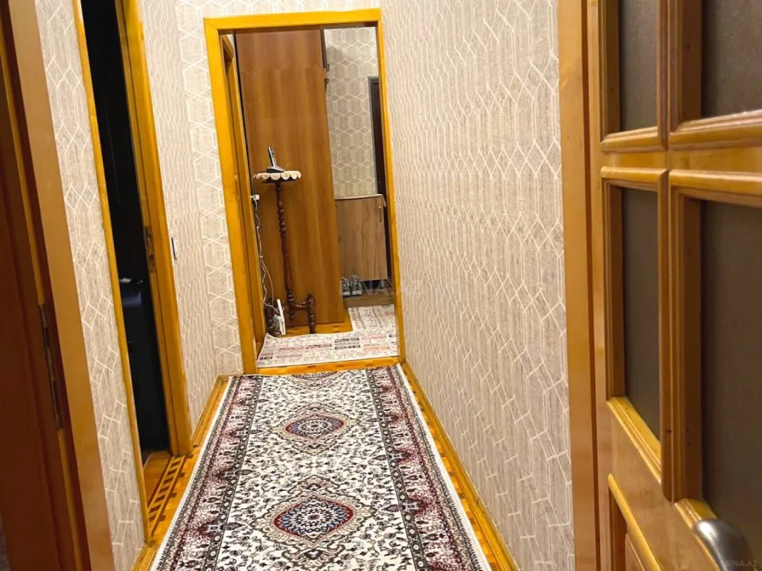 Satılır 5 otaqlı mənzil 120 m²