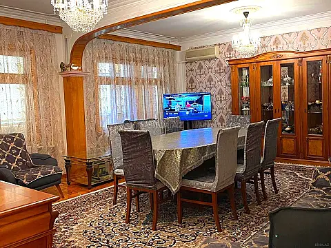 Satılır 5 otaqlı mənzil 120 m²