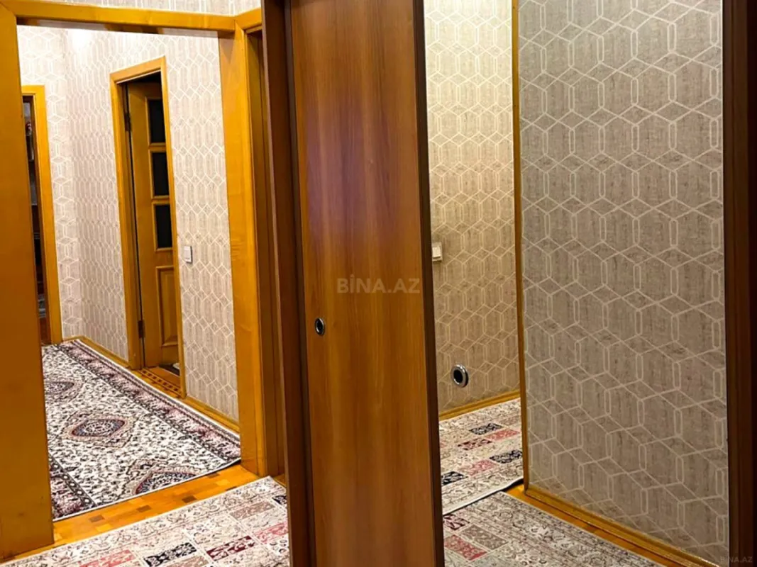 Satılır 5 otaqlı mənzil 120 m²