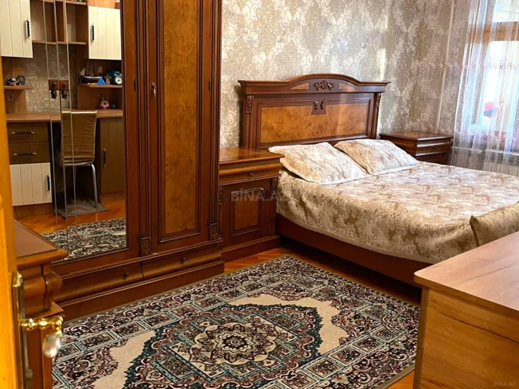 Satılır 5 otaqlı mənzil 120 m²