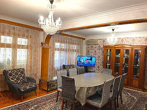 Satılır 5 otaqlı mənzil 120 m²