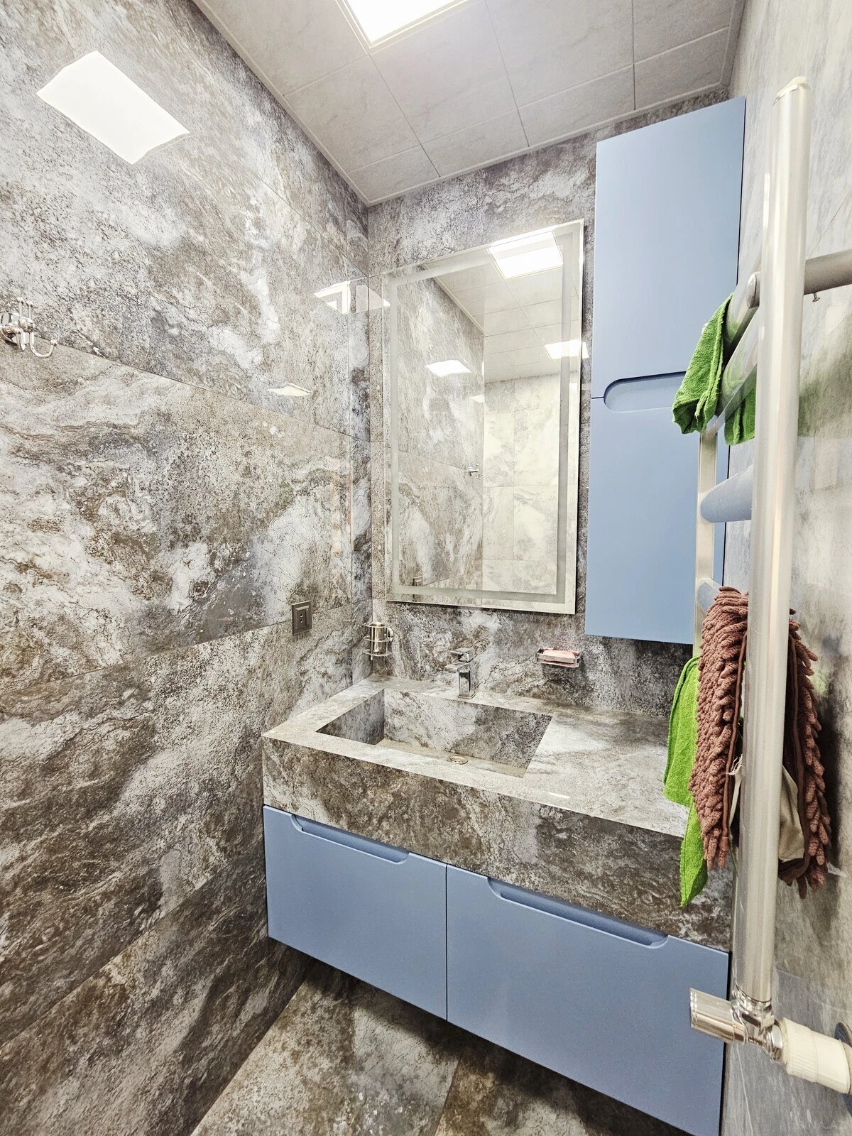 Satılır 2 otaqlı mənzil 84 m²