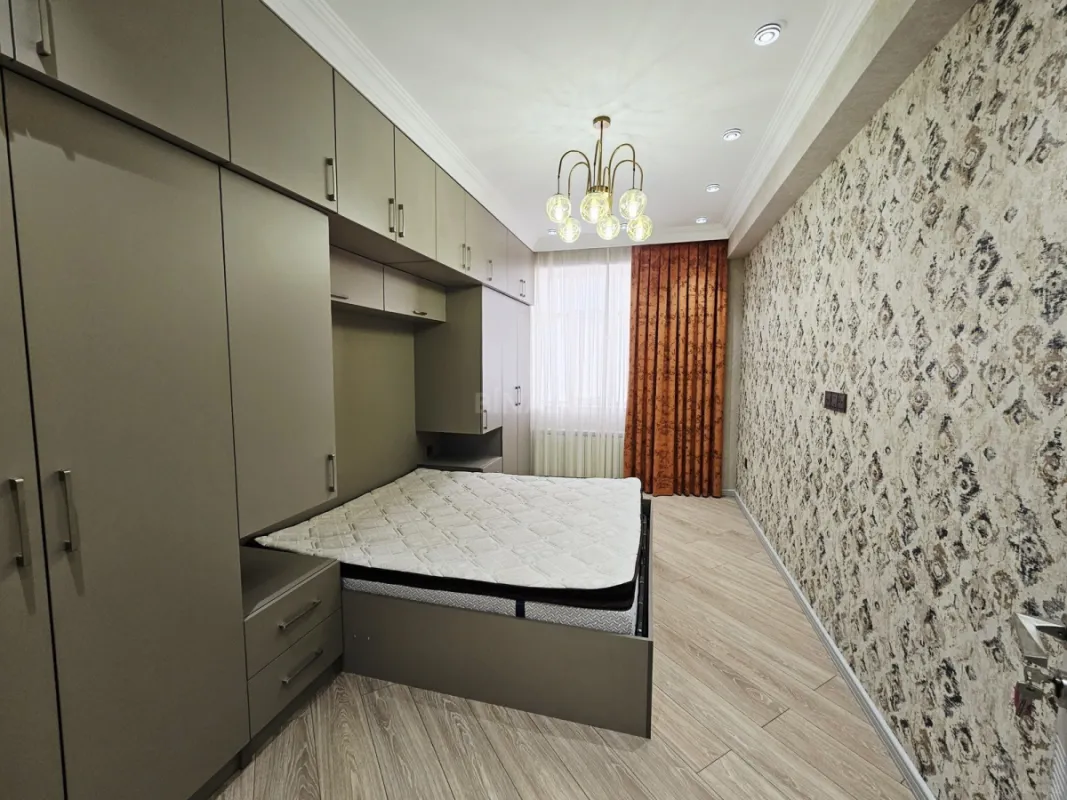 Satılır 2 otaqlı mənzil 84 m²